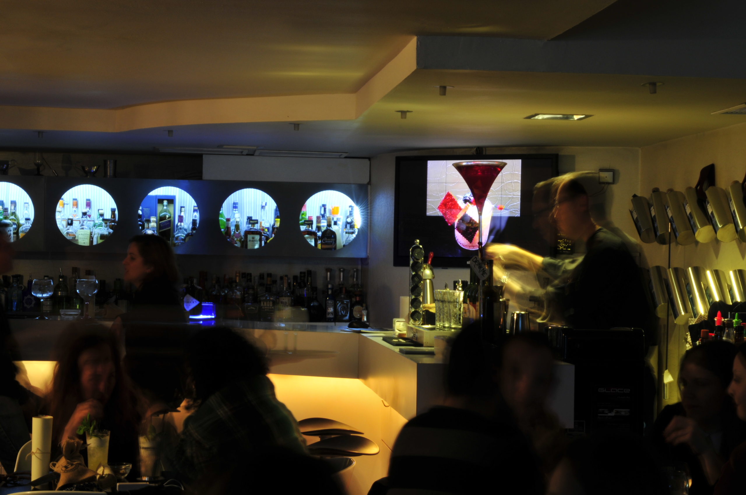 Glace Lounge bar, coctelería de autor con vinos generosos en Córdoba, Andalucia, España