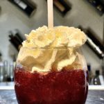 SHUPA SHUPS. Coctel sin alcohol con arándanos, vinagre de frutos rojos y crema en Glace Córdoba.