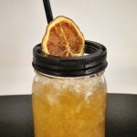 Potito Kawai xoxtel con ginebra monkey 47, vino blanco joven 2 claveles, lichi y azahar en Glace Córdoba.