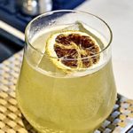 PENINCILIN combina whisky escocés y whisky ahumado, miel, jengibre y limón. Glace Córdoba.